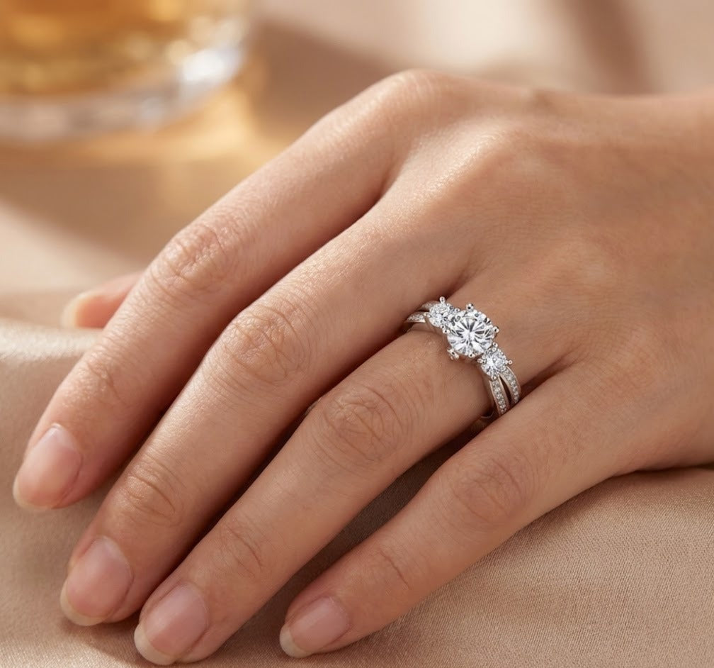 Triluna Ring