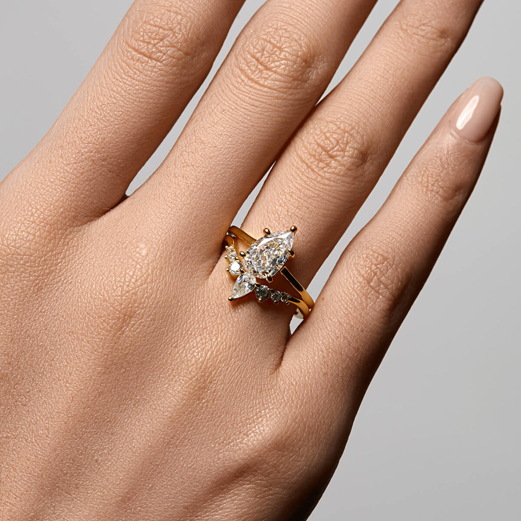 Tiara Ring