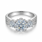 Triluna Ring