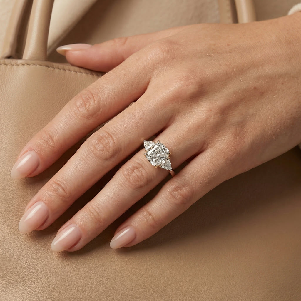 Evelyne Ring