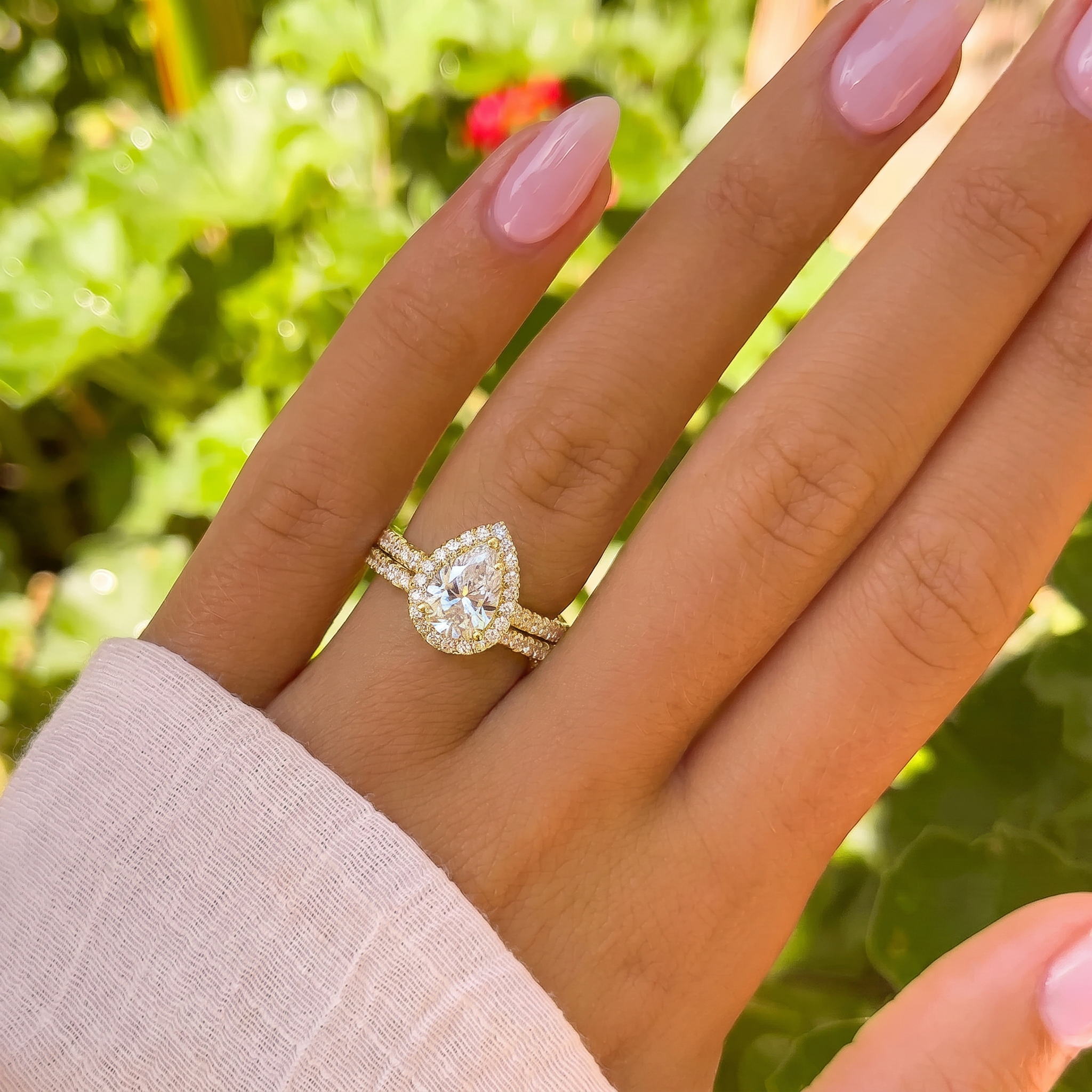 Avenira Ring
